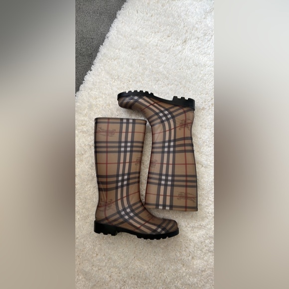Burberry rain boots size 36 - Picture 5 of 7